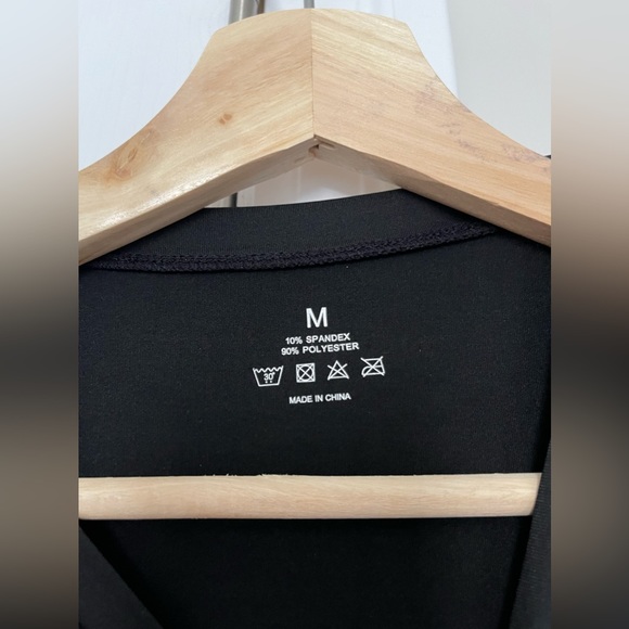 NVGTN Crossbody Long Sleeve - Picture 4 of 4